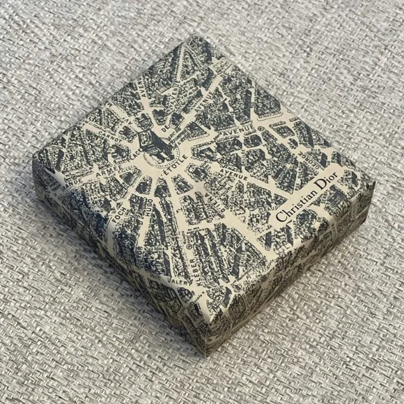 Dior Beauty Gold Heart Lock & Key - Picture 4 of 4